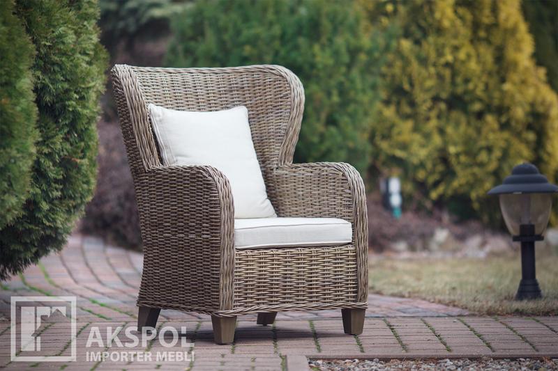 Oryginalne aranżacje ogrodu z dużymi donicami ratanowymi – inspiracje i pomysły na każdą przestrzeń