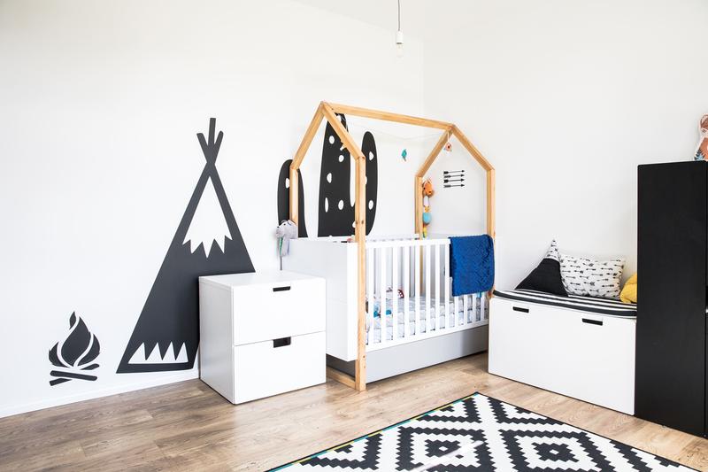 Usuwanie naklejek z okien