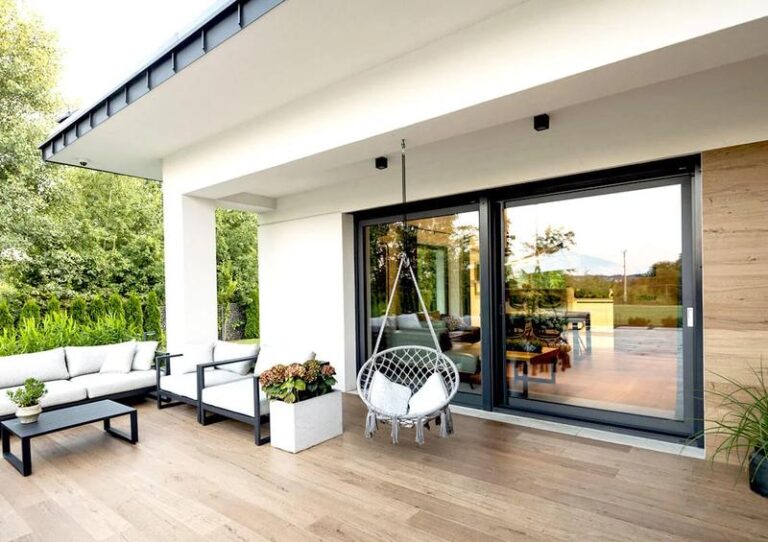 Czym kierować się przy wyborze? Najlepsze firmy okienne – porównanie jakości, cen i montażu