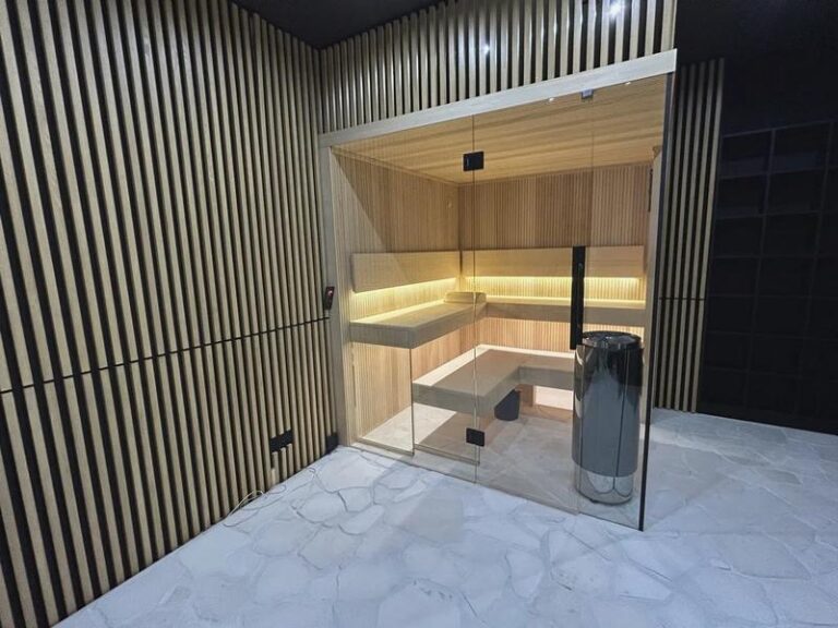 Mała przestrzeń, duże możliwości – jak dostosować saunę na wymiar do niewielkiego mieszkania?