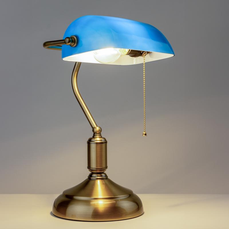 Lampa z regulowanym ramieniem