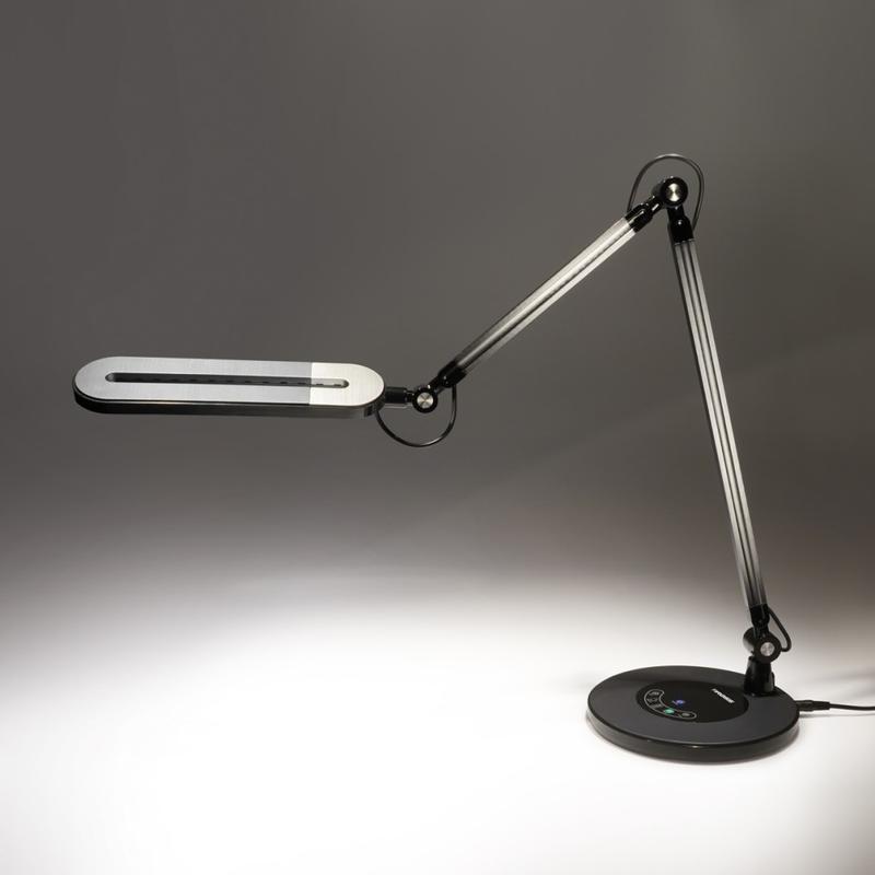 Jak wybrać idealną lampę z regulowanym ramieniem, by połączyć funkcjonalność i styl?