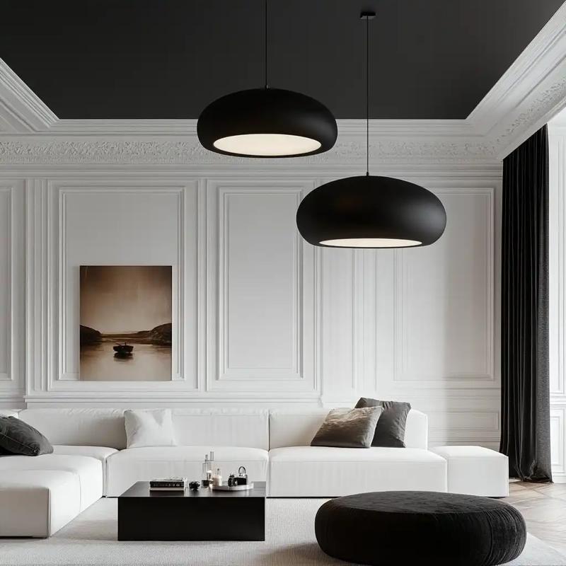 Czarny sufit w przedpokoju