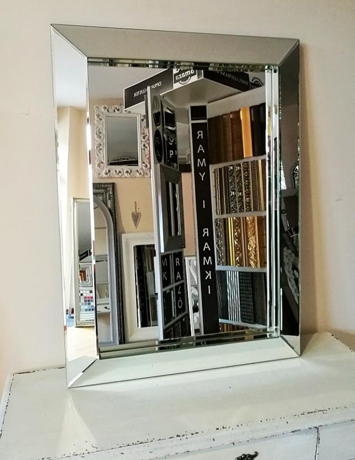 Lustrzane ramy dekoracyjne