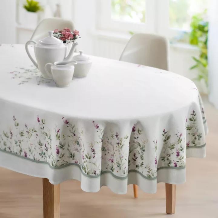Elegancja na stole: odkryj urok obrusa owalnego 140×220