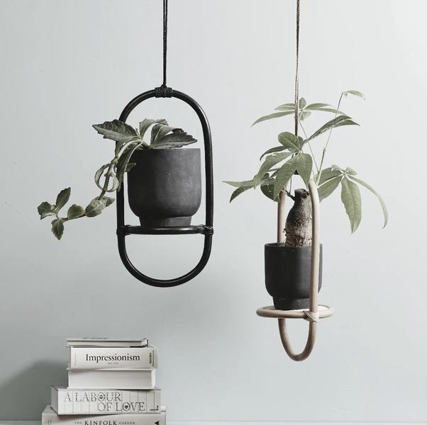 Montaż kwietników wiszących