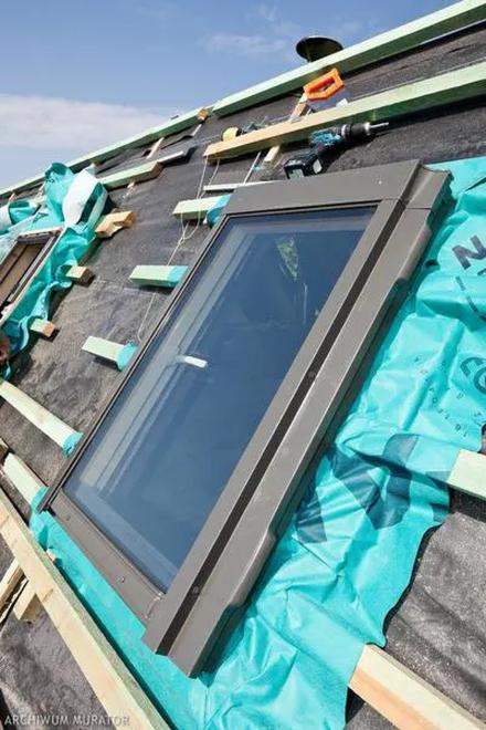 Ocieplenie wyłazów dachowych