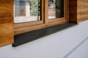 Montaż parapetów zewnętrznych krok po kroku – Praktyczny poradnik, który ułatwi Ci życie