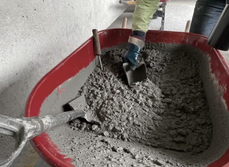 Waga kubika betonu półsuchego — ile naprawdę waży i co wpływa na masę